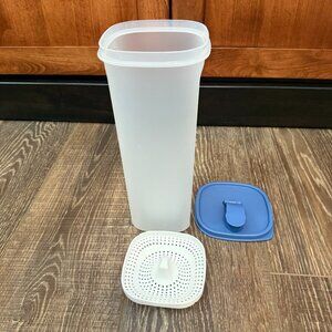 Tupperware Slim Line Pitcher with Strainer